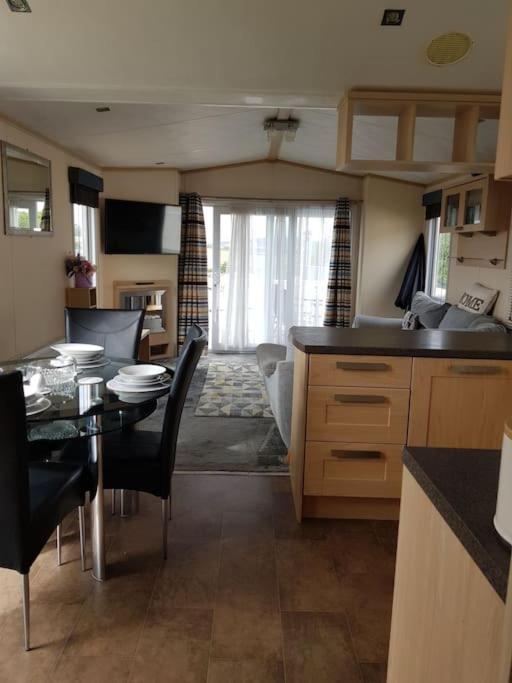 במברידג' Home From Home Cosy Caravan מראה חיצוני תמונה